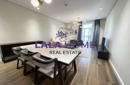 Apartment - 2 Bedrooms - 3 Bathrooms for rent in Floresta Gardens - Floresta Gardens - The Pearl Island - Doha