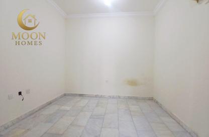 Apartment - 1 Bedroom - 1 Bathroom for rent in Umm Ghuwailina 4 - Umm Ghuwailina - Doha