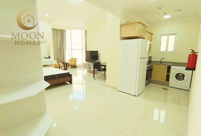 1002111 - Property Image 3