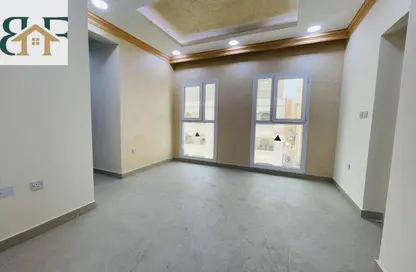 Apartment - 1 Bedroom - 2 Bathrooms for rent in Umm Ghwailina Comm - Umm Ghuwalina - Umm Ghuwailina - Doha