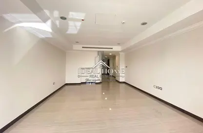 Apartment - 1 Bedroom - 2 Bathrooms for rent in West Porto Drive - Porto Arabia - The Pearl Island - Doha