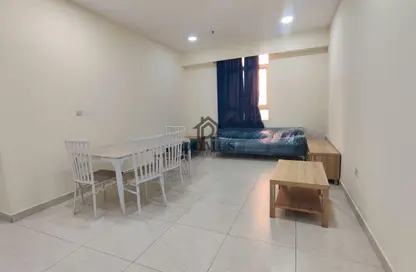 شقة - 2 غرف نوم - 2 حمامات للايجار في شارع انس - فريج بن محمود الشمالي - فريج بن محمود - الدوحة