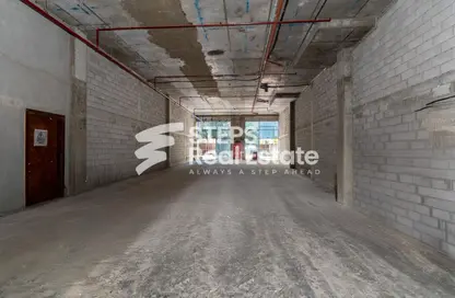 Show Room - Studio - 1 Bathroom for rent in Marina Tower 23 - Marina District - Lusail