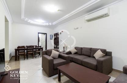 Whole Building - Studio - 1 for rent in Asim Bin Omar Street - Al Mansoura - Doha