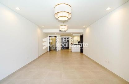 Apartment - 1 - 2 for rent in Viva West - Viva Bahriyah - The Pearl Island - Doha Apartment - 1 - 2 for rent in Viva West - Viva Bahriyah - The Pearl Island - Doha