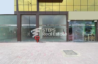 Shop - Studio - 1 Bathroom for rent in Wholesale Market Street - Abu Hamour - Doha