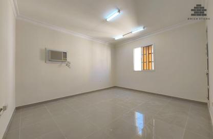 Apartment - 2 Bedrooms - 2 Bathrooms for rent in Al Mansoura - Al Mansoura - Doha