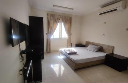 Apartment - Studio - 1 Bathroom for rent in Umm Ghwailina Comm - Umm Ghuwalina - Umm Ghuwailina - Doha