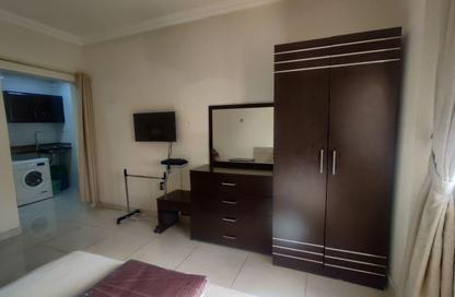 Apartment - Studio - 1 Bathroom for rent in Umm Ghwailina Comm - Umm Ghuwalina - Umm Ghuwailina - Doha