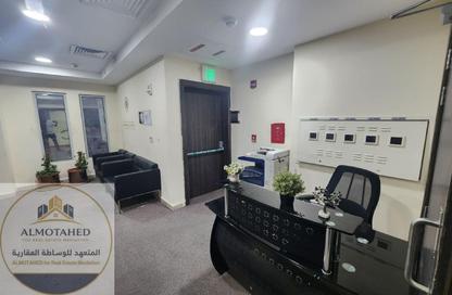 Office Space - Studio - 2 Bathrooms for rent in Umm Ghuwailina 4 - Umm Ghuwailina - Doha