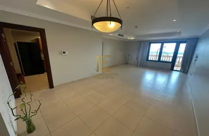 Apartment - 2 Bedrooms - 3 Bathrooms for rent in East Porto Drive - Porto Arabia - The Pearl Island - Doha