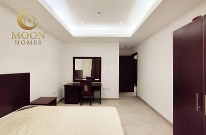 Apartment - 1 Bedroom - 2 Bathrooms for rent in Umm Ghuwailina 4 - Umm Ghuwailina - Doha