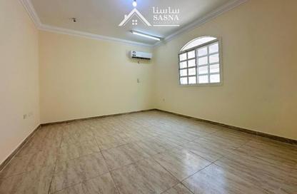 مجمع سكني - 5 غرف نوم - 5 حمامات للايجار في فلل عين خالد - عين خالد - الدوحة