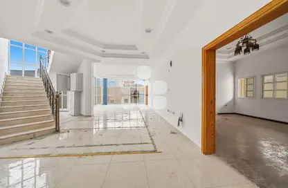 فيلا - 7 غرف نوم - 7 حمامات للايجار في الغرافة - الغرافة - الدوحة