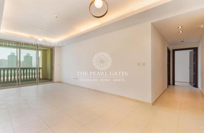 Apartment - 2 Bedrooms - 3 Bathrooms for rent in Viva West - Viva Bahriyah - The Pearl Island - Doha
