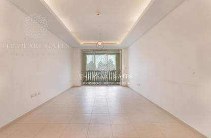 Apartment - 2 Bedrooms - 3 Bathrooms for rent in Viva West - Viva Bahriyah - The Pearl Island - Doha
