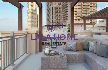 Villa - 5 Bedrooms - 6 Bathrooms for rent in Abraj Bay - Abraj Quartiers - The Pearl Island - Doha