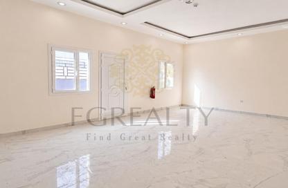 Warehouse - Studio - 3 Bathrooms for rent in East Industrial Street - Birkat Al Awamer - Al Wakra