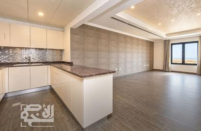 Apartment - Studio - 1 for rent in Regency Pearl 2 - Regency Pearl 2 - The Pearl Island - Doha