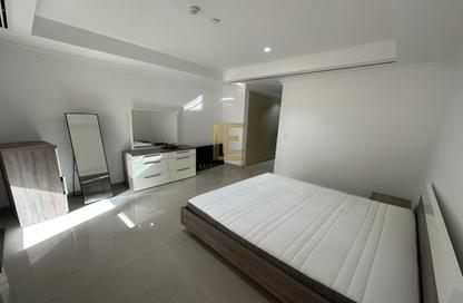 Apartment - 2 Bedrooms - 2 Bathrooms for rent in West Porto Drive - Porto Arabia - The Pearl Island - Doha
