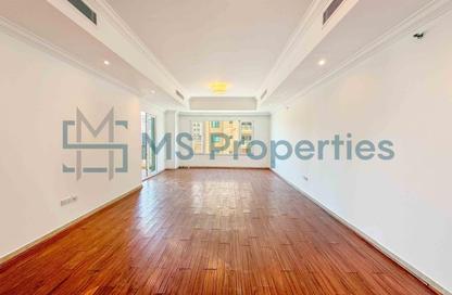 Apartment - 2 Bedrooms - 3 Bathrooms for rent in West Porto Drive - Porto Arabia - The Pearl Island - Doha