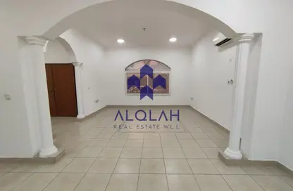 Villa - 3 Bedrooms - 4 Bathrooms for rent in Muraikh - AlMuraikh - Doha