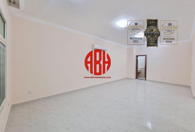 53670305 - Property Image 2