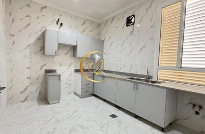 Apartment - 3 Bedrooms - 3 Bathrooms for rent in Abu Talha Street - Fereej Bin Omran - Doha