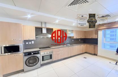 Apartment - 3 Bedrooms - 5 Bathrooms for rent in West Bay Tower - West Bay - West Bay - Doha