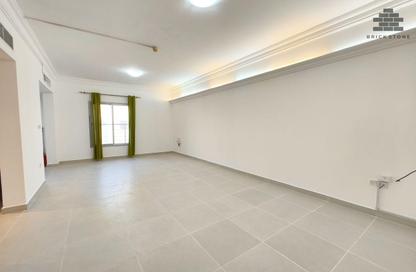 Apartment - 2 Bedrooms - 1 Bathroom for rent in Al Sadd Road - Al Sadd - Doha