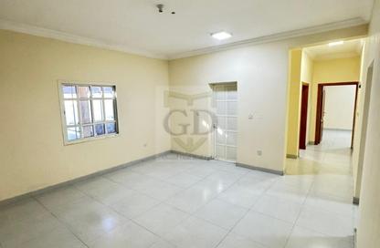 Apartment - 2 Bedrooms - 2 Bathrooms for rent in Bin Omran - Fereej Bin Omran - Doha