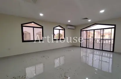 Villa - 4 Bedrooms - 6 Bathrooms for rent in New Salata - Salata - Doha