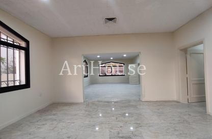 Villa - 4 Bedrooms - 6 Bathrooms for rent in New Salata - Salata - Doha