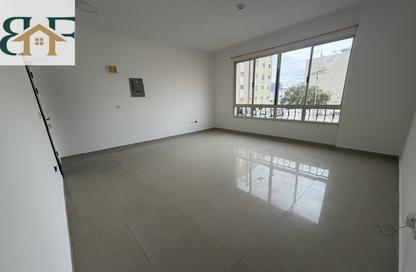 Apartment - 1 Bedroom - 1 Bathroom for rent in Umm Ghwailina Comm - Umm Ghuwalina - Umm Ghuwailina - Doha