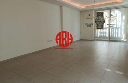 Apartment - 2 Bedrooms - 3 Bathrooms for rent in Viva West - Viva Bahriyah - The Pearl Island - Doha