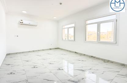 Apartment - 2 - 2 for rent in Madinat Khalifa Building 58 - Madinat Khalifa South - Madinat Khalifa - Doha