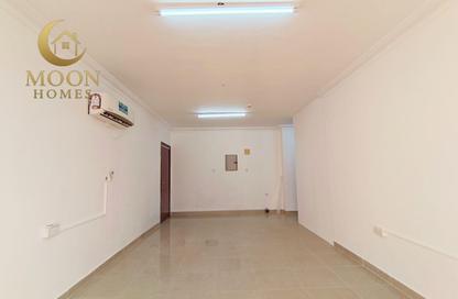 Apartment - 1 Bedroom - 1 Bathroom for rent in Umm Ghuwailina 4 - Umm Ghuwailina - Doha