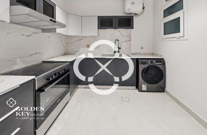 Apartment - 2 Bedrooms - 3 Bathrooms for rent in Al Muntazah Street - Al Muntazah - Doha