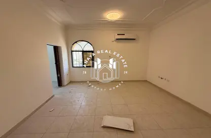 Villa - Studio - 1 Bathroom for rent in Wadi Al Markh - Muraikh - AlMuraikh - Doha