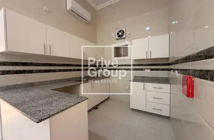 Apartment - 2 Bedrooms - 2 Bathrooms for rent in Ammar Bin Yasser Street - Al Aziziyah - Doha