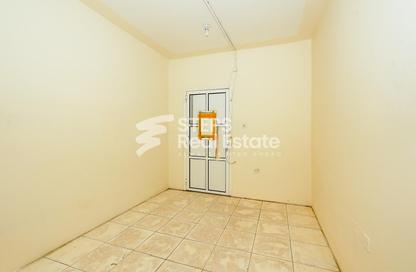 Labor Camp - Studio - 7+ for rent in Industrial Area 4 - Industrial Area - Industrial Area - Doha