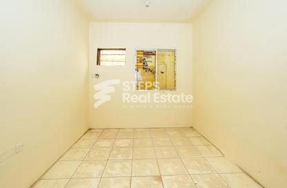 Labor Camp - Studio - 7+ for rent in Industrial Area 4 - Industrial Area - Industrial Area - Doha