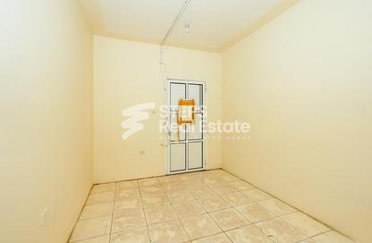 Labor Camp - Studio - 7+ for rent in Industrial Area 4 - Industrial Area - Industrial Area - Doha
