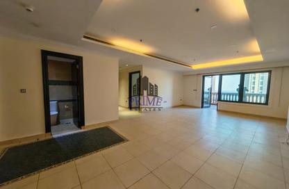Apartment - 2 Bedrooms - 4 Bathrooms for rent in Tower 31 - Porto Arabia - The Pearl Island - Doha