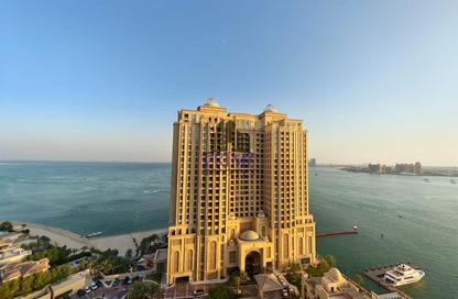 Apartment - 2 Bedrooms - 4 Bathrooms for rent in Tower 31 - Porto Arabia - The Pearl Island - Doha