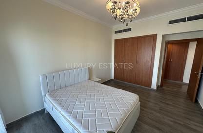 Apartment - 3 Bedrooms - 5 Bathrooms for rent in West Porto Drive - Porto Arabia - The Pearl Island - Doha