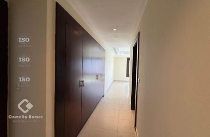 Apartment - 2 Bedrooms - 3 Bathrooms for rent in West Porto Drive - Porto Arabia - The Pearl Island - Doha