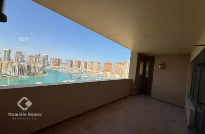 شقة - 2 غرف نوم - 3 حمامات للايجار في طريق بورتو الغربي - بورتو أرابيا - جزيرة اللؤلؤة - الدوحة