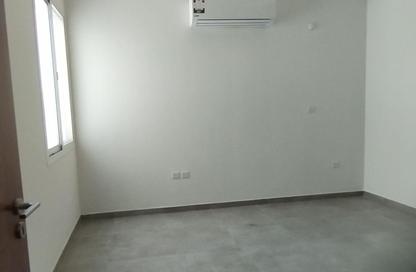 Apartment - 2 Bedrooms - 3 Bathrooms for rent in Bin Omran 35 - Fereej Bin Omran - Doha