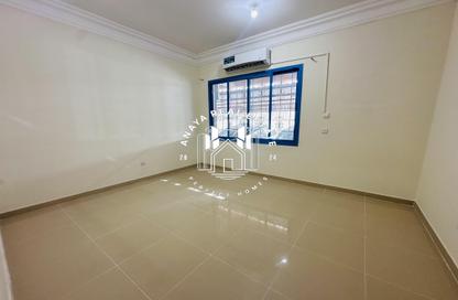 Villa - Studio - 1 Bathroom for rent in Fereej Kulaib - Doha